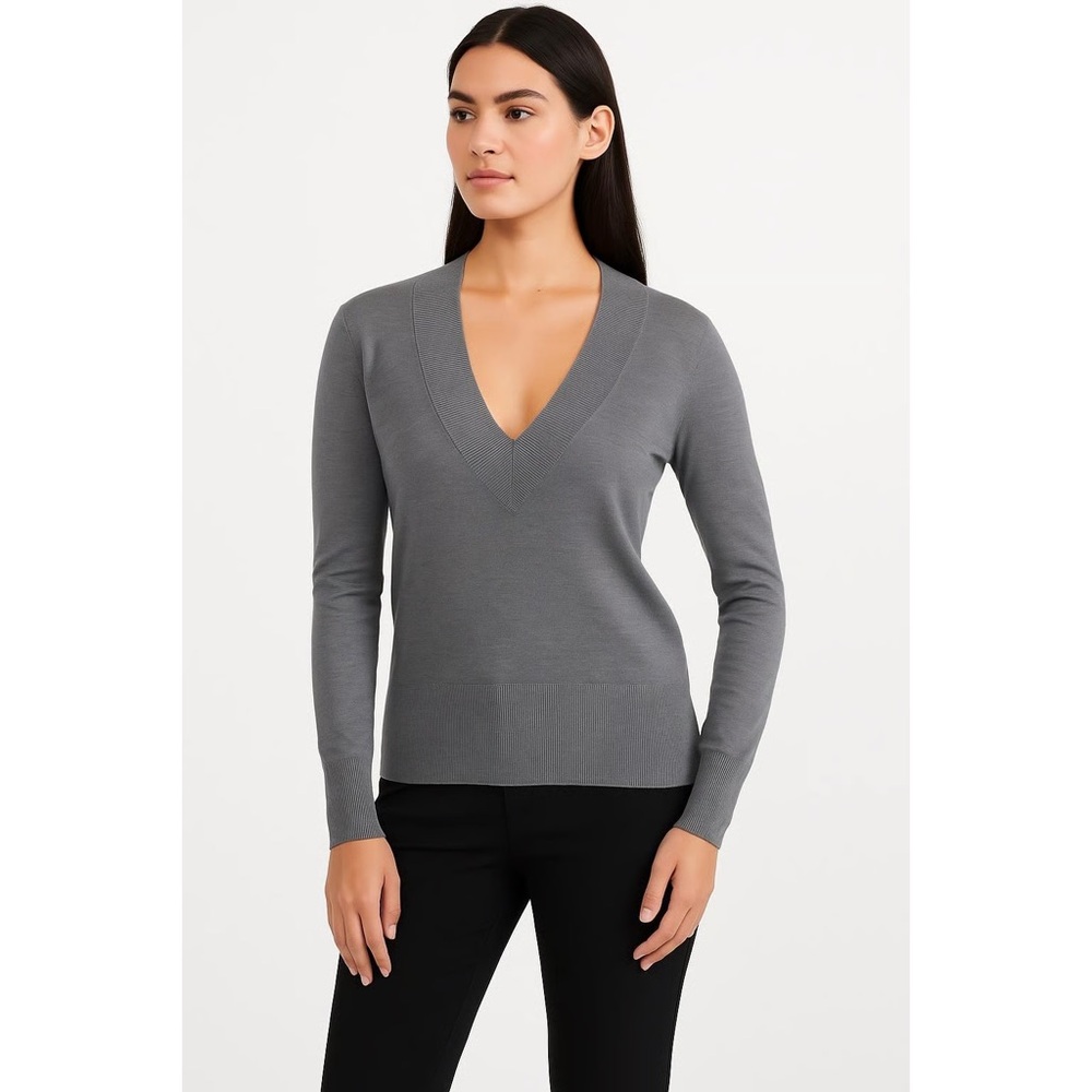 $168 Club Monaco V Neck Sweater Size Small